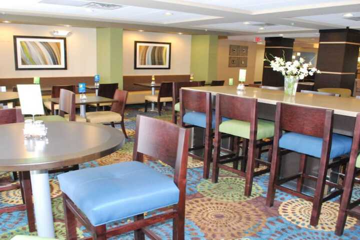 Holiday Inn Express Bloomington West by IHG
