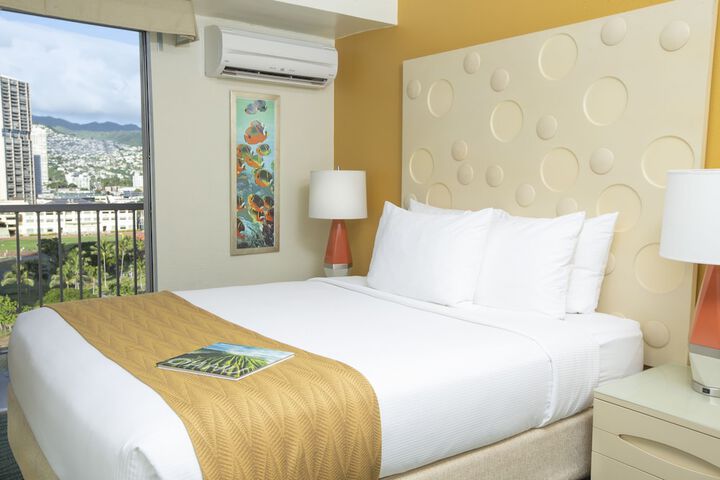 Coconut Waikiki Hotel