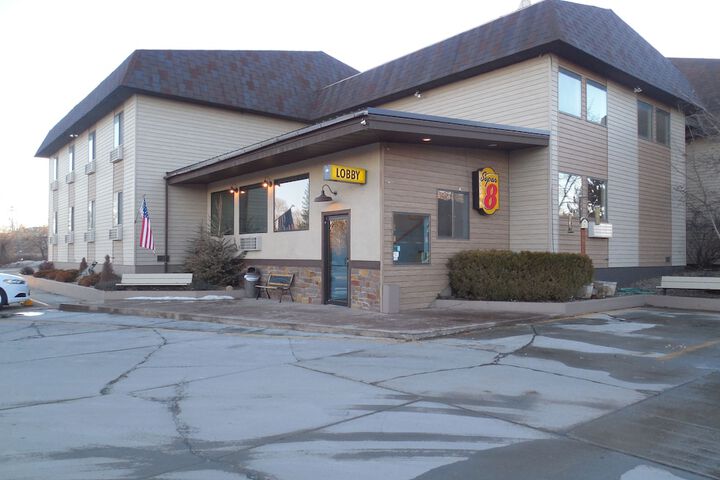 Super 8 by Wyndham Buffalo