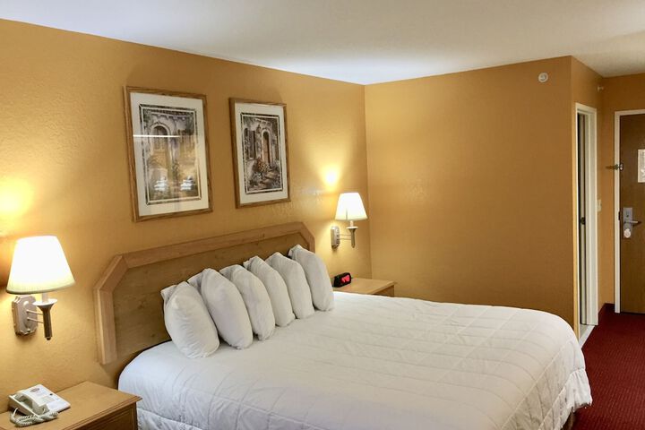 Room 14 of 36