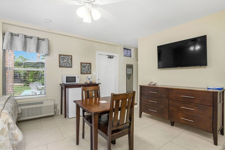 Room 47 of 119