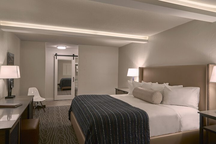 Fredericksburg Inn & Suites