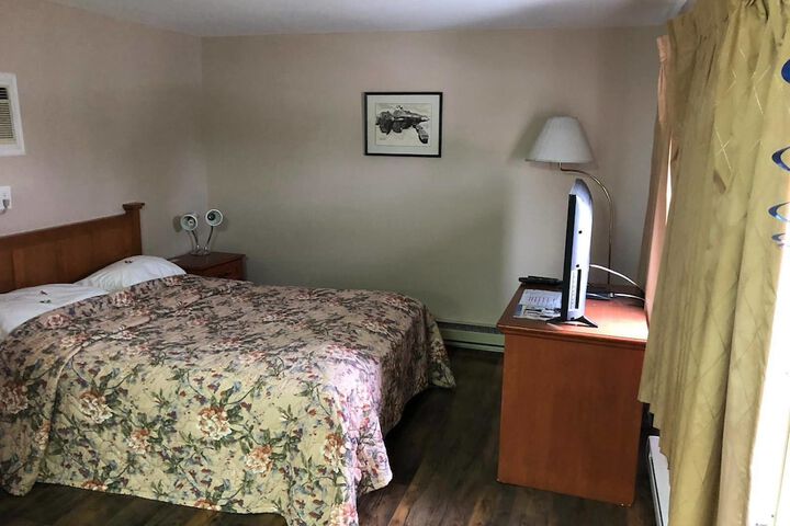 Room 33 of 51