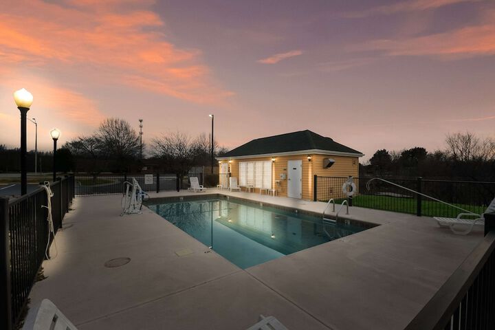 Pool 6 of 25