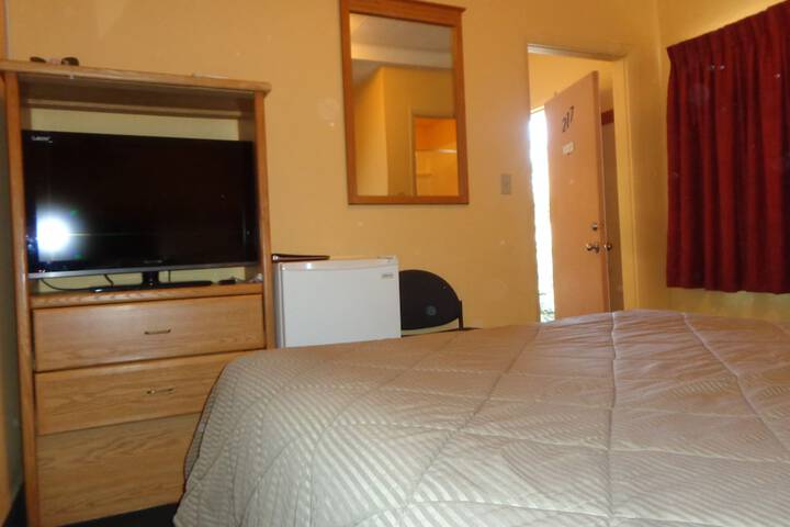 Room 33 of 40