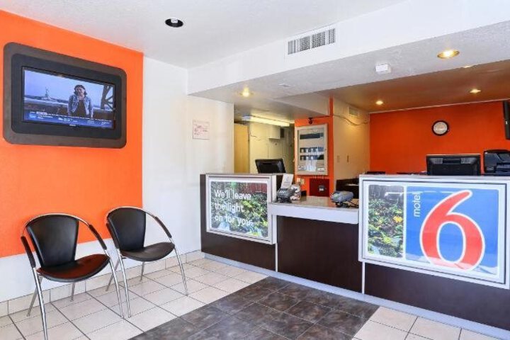 MOTEL 6 PITTSBURG. CA