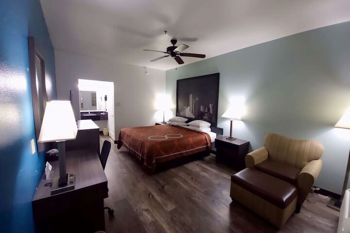 Room 14 of 18