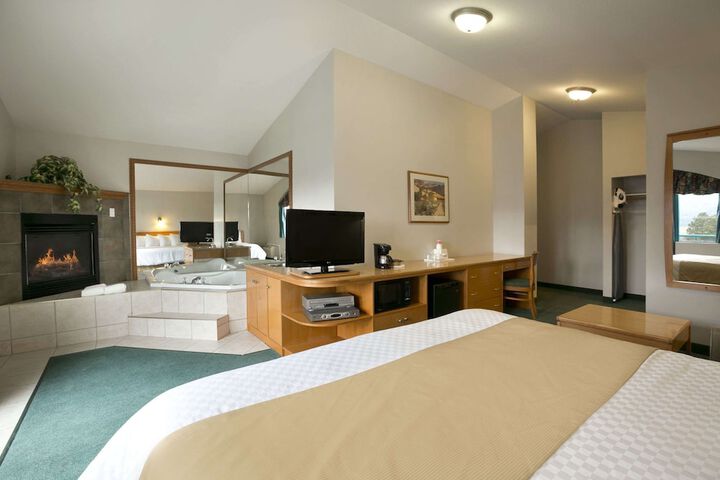 Room 9 of 14