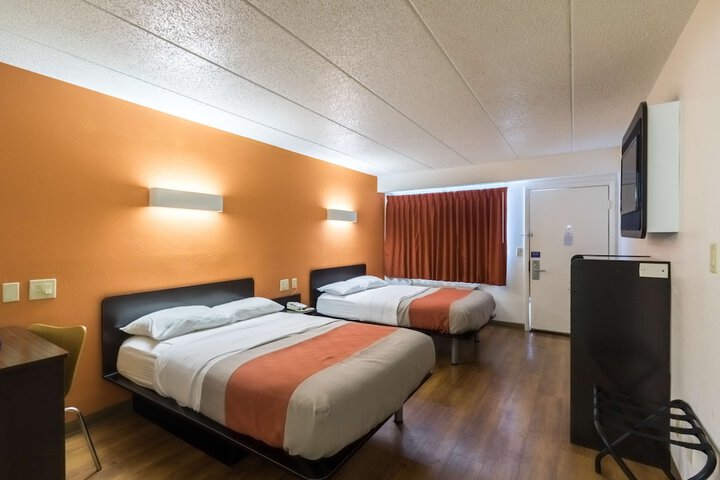 Room 30 of 40