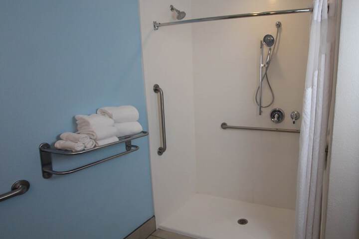 Room 13 of 41