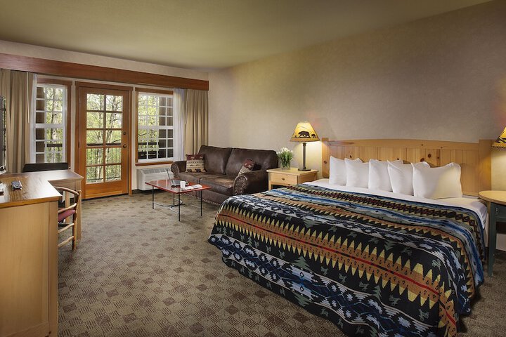 Heathman Lodge
