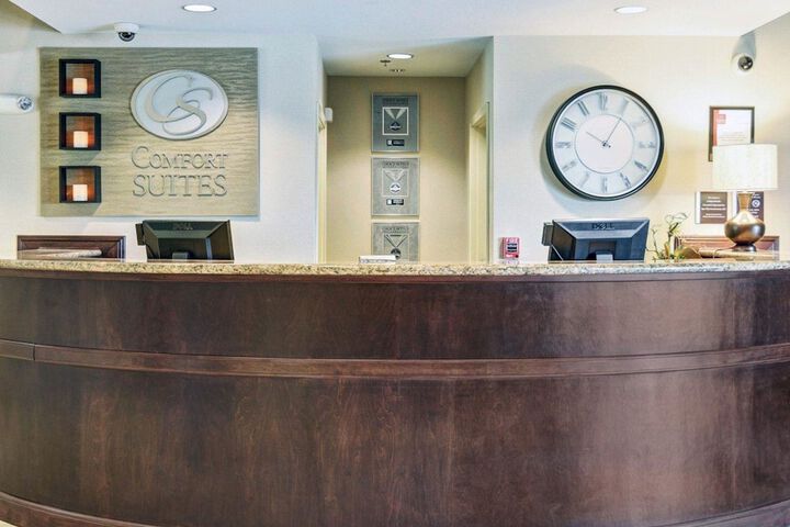 Comfort Suites near Hot Springs Park