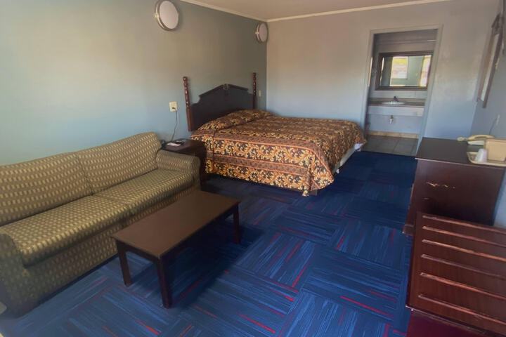 Room 17 of 25