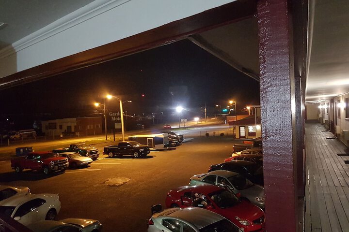 Gardos Motel