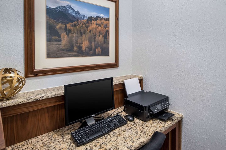 Quality Inn & Suites Pueblo West