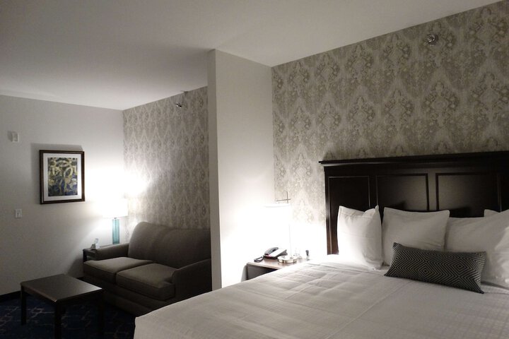 Room 11 of 34