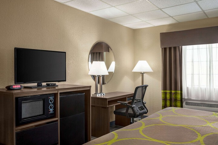 Room 16 of 36