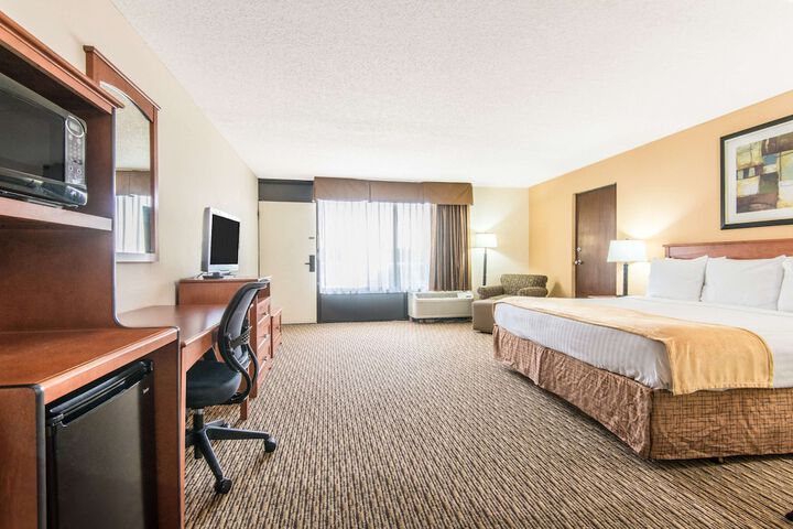 Room 9 of 19