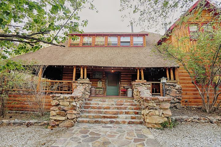 Gold Mountain Manor Bed and Breakfast