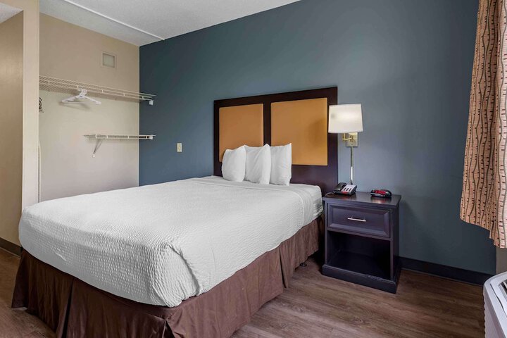 Extended Stay America Suites Edison Raritan Center