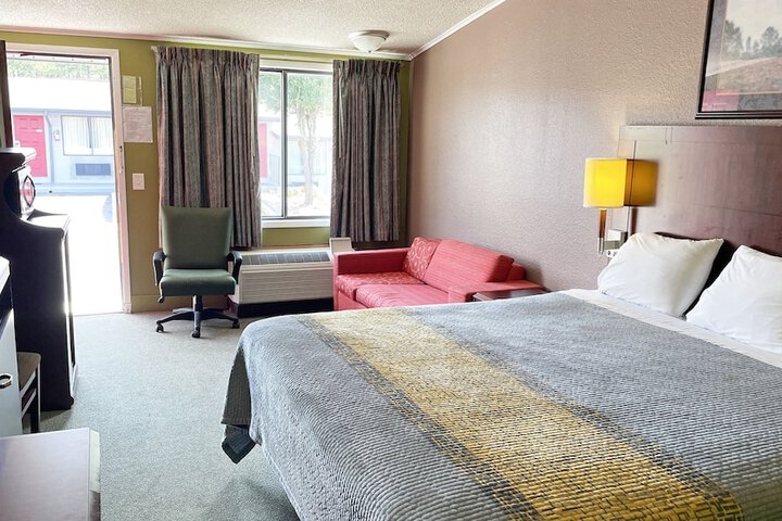 Room 14 of 26
