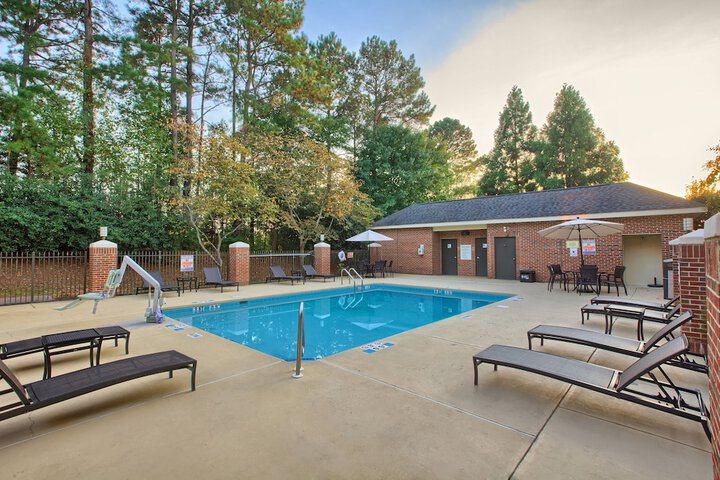 Pool 5 of 73
