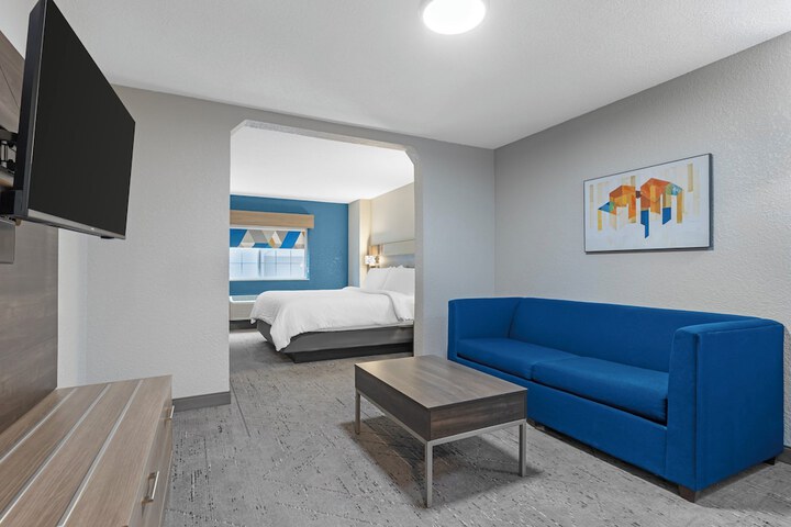 Holiday Inn Express Hotel & Suites Charlotte by IHG