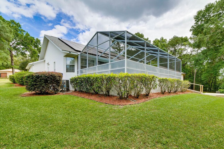 Sunny Home w / Pool & Lanai - Near Rainbow River!
