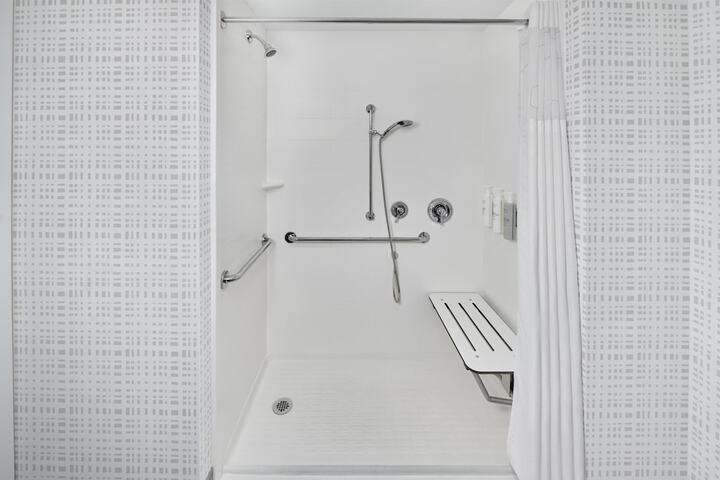 Hampton Inn & Suites Syracuse North Airport Area