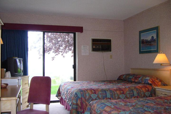 Room 14 of 37