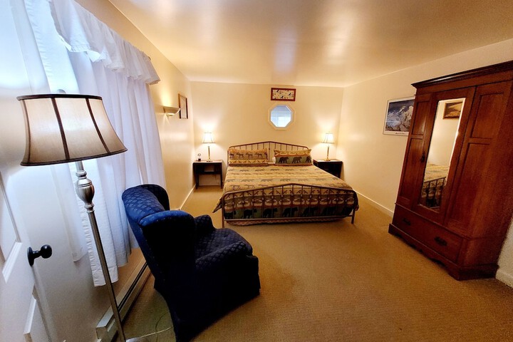 Alexanders Lodge
