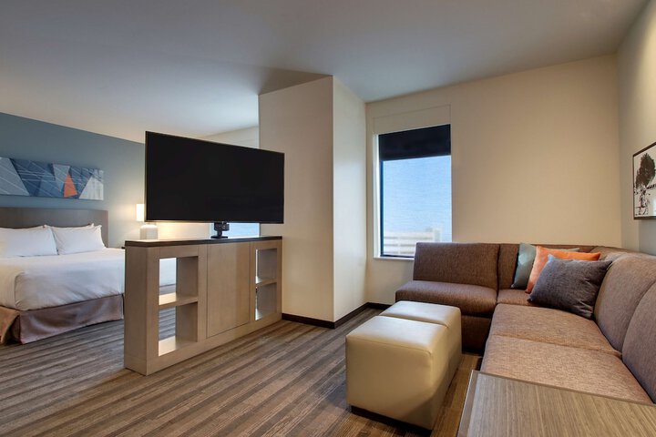 Room 42 of 63