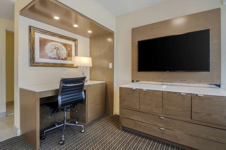 Room 40 of 72