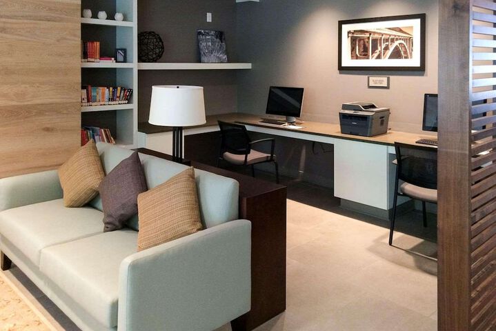 Business Center 19 of 19