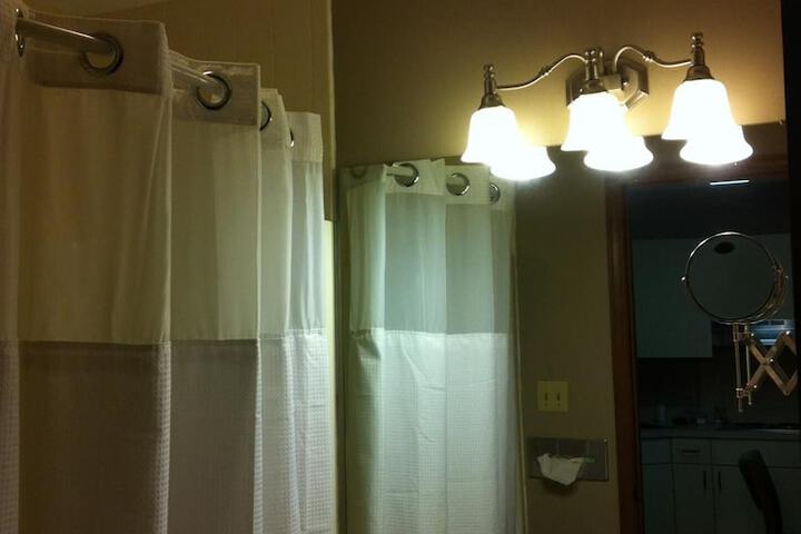 Room 18 of 28