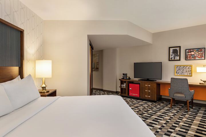 The American Hotel Atlanta Downtown Tapestry Collection by Hilton