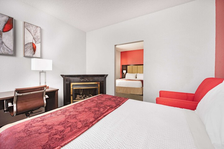 Ramada by Wyndham Keystone Near Mt. Rushmore