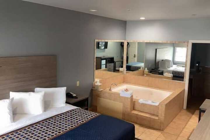 Room 30 of 32