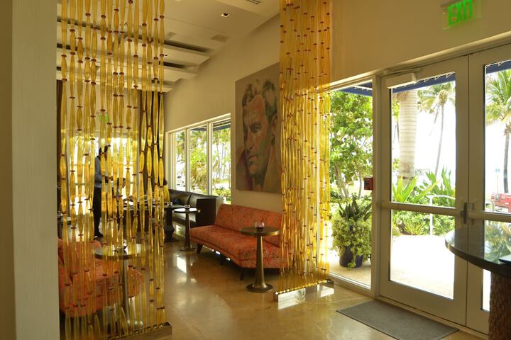 Royal Blues Hotel