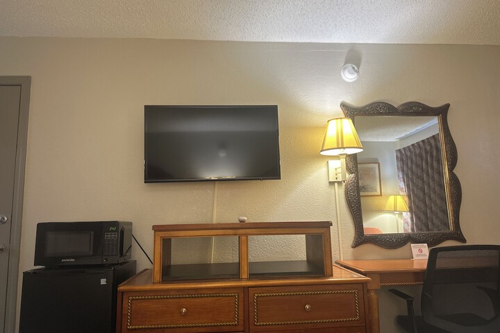 Days Inn by Wyndham Jacksonville