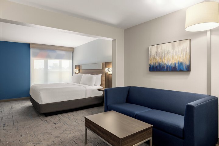 Holiday Inn Express Fayetteville – Fort Bragg by IHG