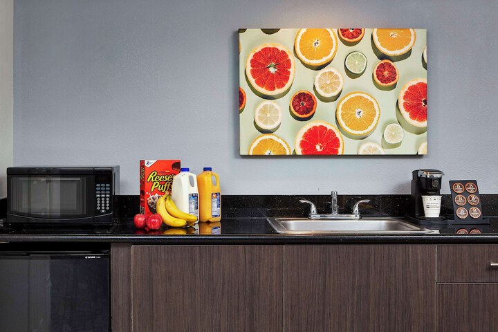 Best Western Plus Meridian Inn & Suites Anaheim-Orange