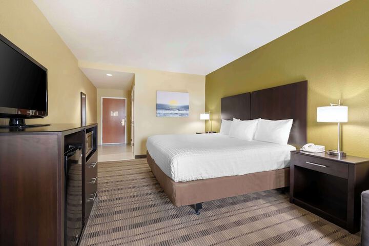 Room 17 of 30