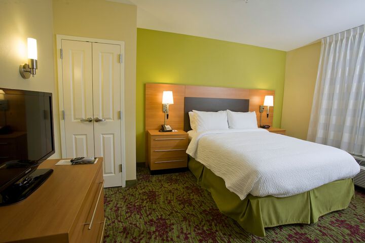 Room 22 of 38