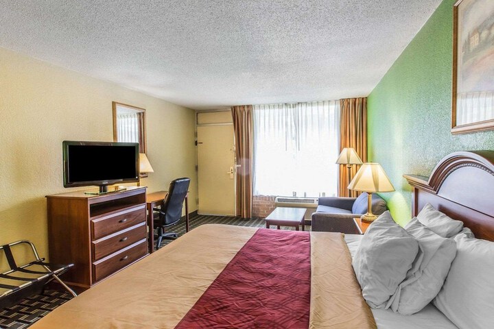 Room 40 of 53