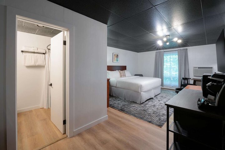Room 29 of 40