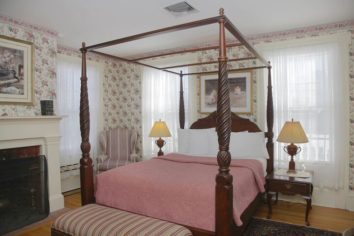 Room 19 of 80