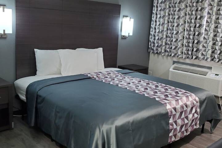 Room 22 of 27