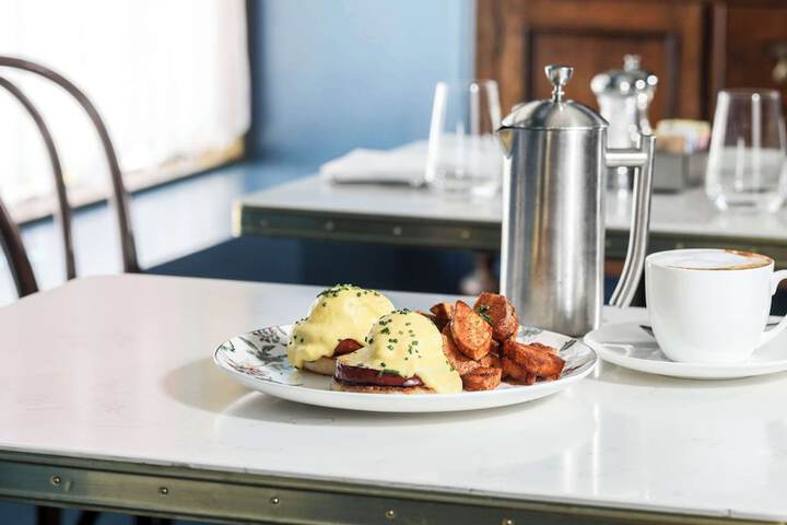 Breakfast/Coffee Service 90 of 118