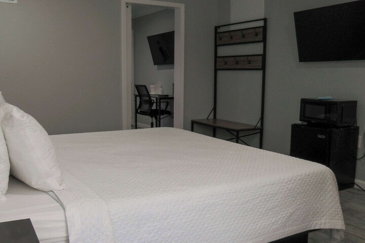 Room 54 of 61